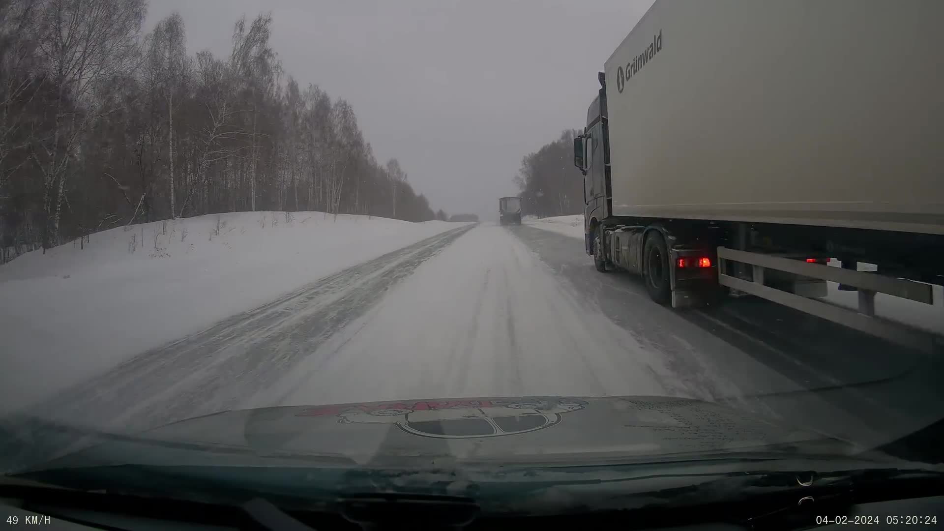 Nadoraz OJMJAKON S01E06 27 2024 SK dab 1080p Problém s policajtmi a feliciou v Rusku mp4