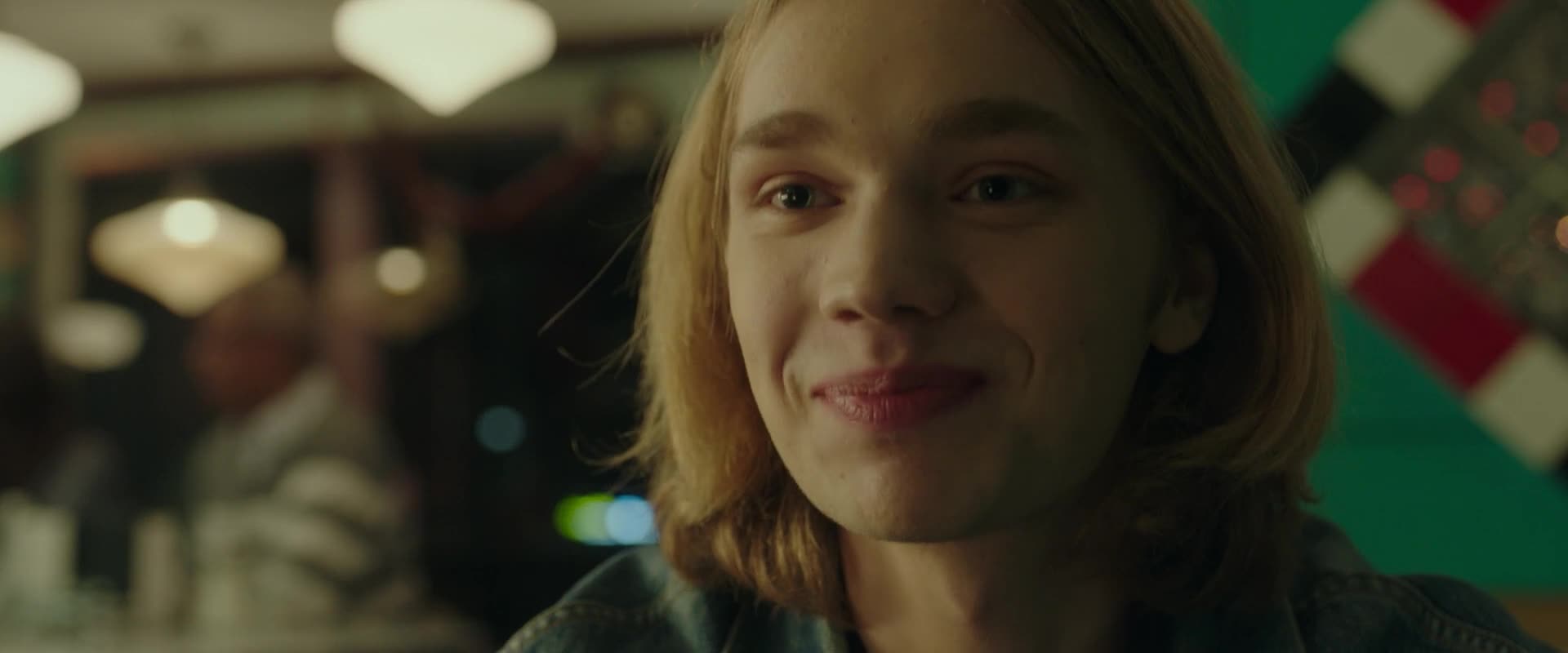 Výbuch (Katherine Langford,Piper Perabo,Charlie Plummer 2020 Komedie Fantasy Sci Fi Bdrip 1080p ) Cz dabing mkv