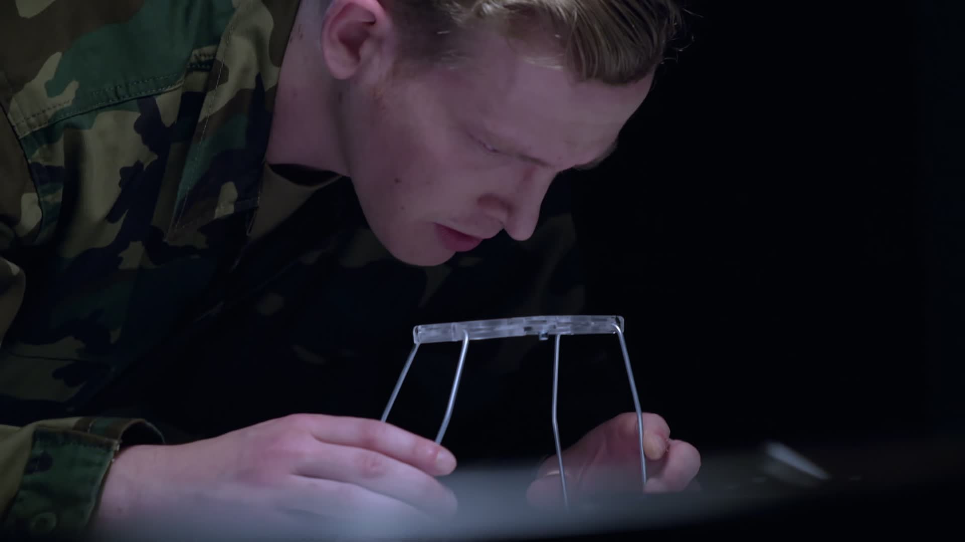 Aljašský trojúhelník S02E01 Temná pyramida mkv