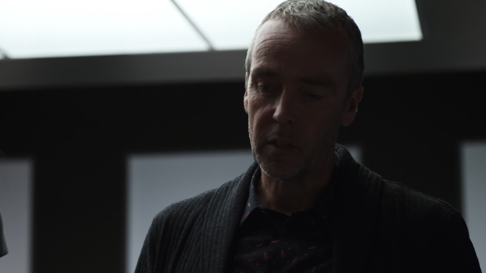 Agenti S H I E L D S04E04 22 2016 CZ tit Let Me Stand Next to Your Fire mkv