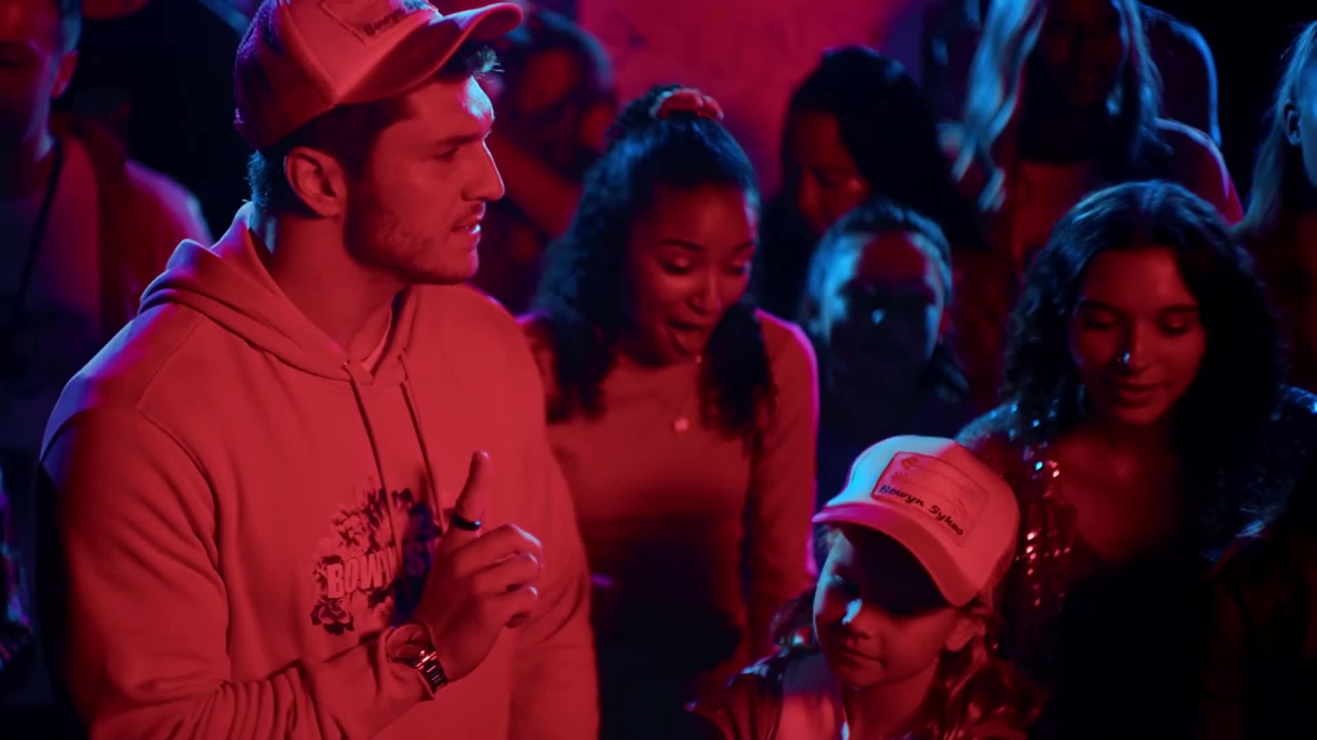 Vánoce ve světle reflektorů 2024 CZ dabing HD 1080p mkv