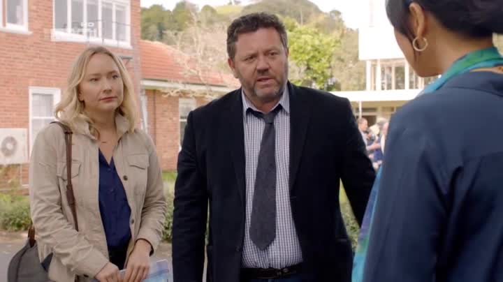 Vraždy v Brokenwoodu S04E04 Jako by se nic nestalo avi