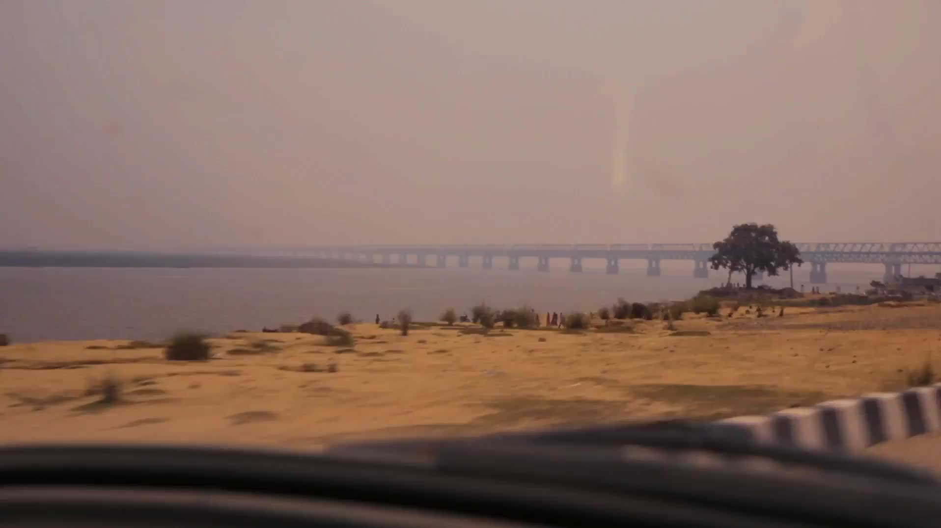 Trabantem tam a zase zpatky 2019 novinka CZ dabing Full HD 1080p Pucci film mp4