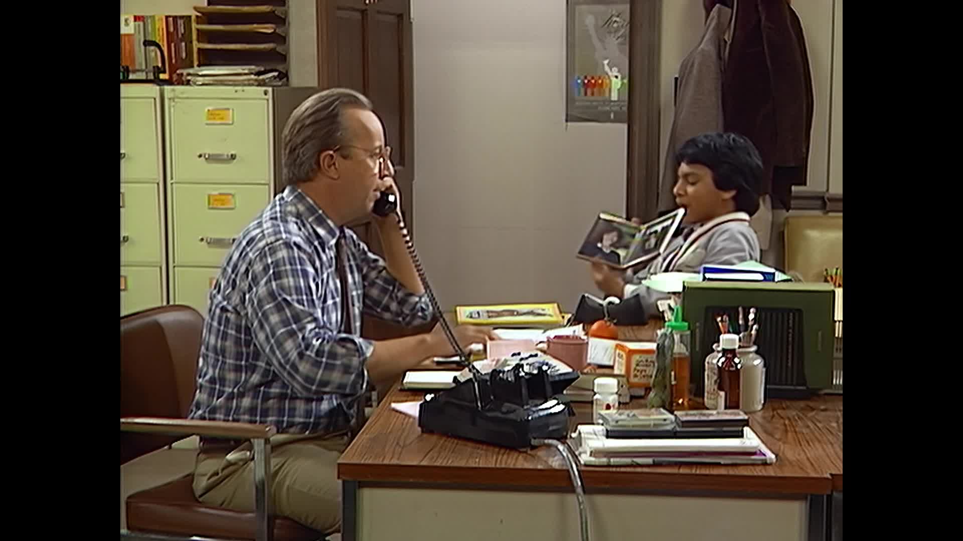 Alf (1986) S01E18 Hledá se otec mkv