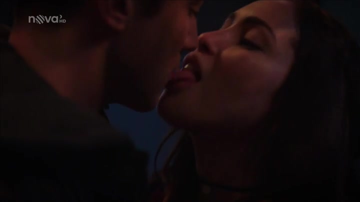 Smrtonosná zbraň S02E20 Jesseyho holka mp4