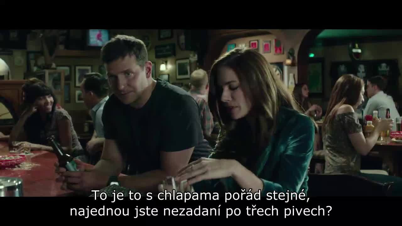 Americký sniper (Bradley Cooper,Sienna Miller,Luke Grimes 2014 Životopisný Akční Drama Válečný Bdrip 1080p ) Cz dabing avi