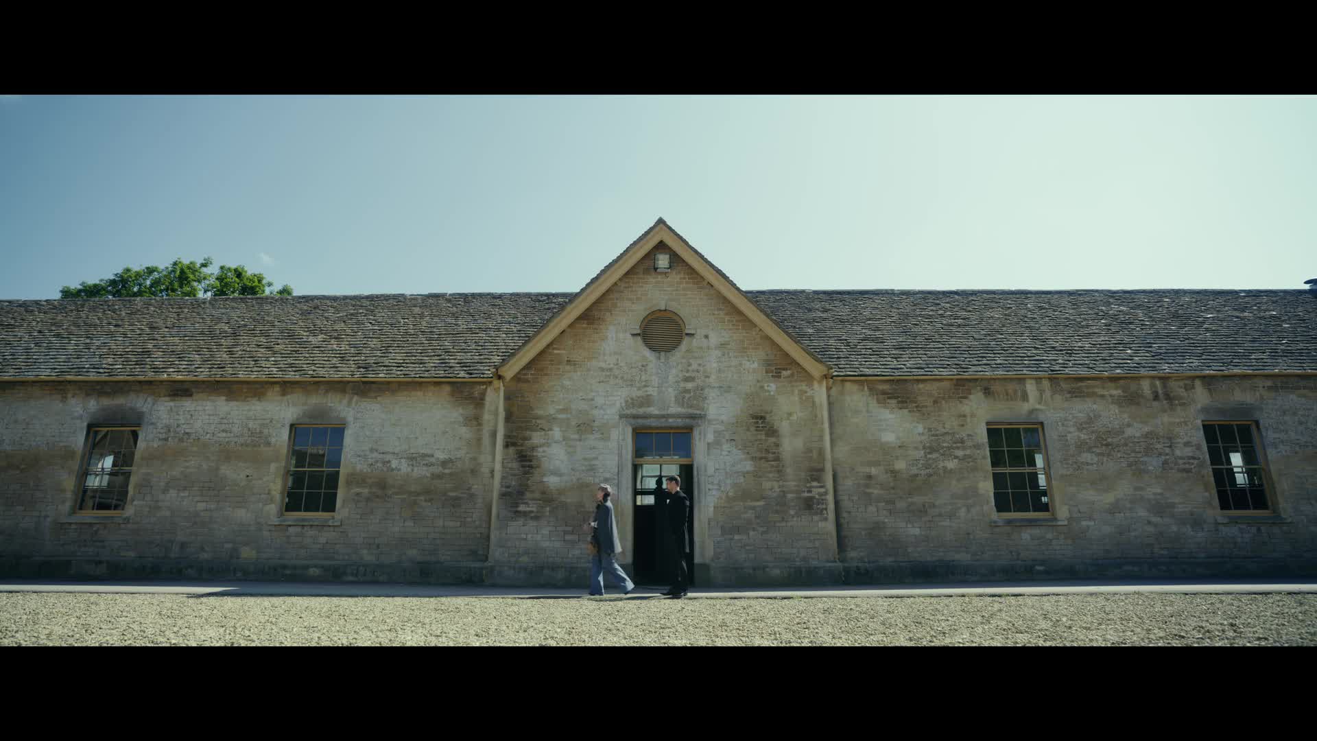 Gentlemani S01E04 Nesoucitný gentleman (2024) akční krimi komedie czdab mkv