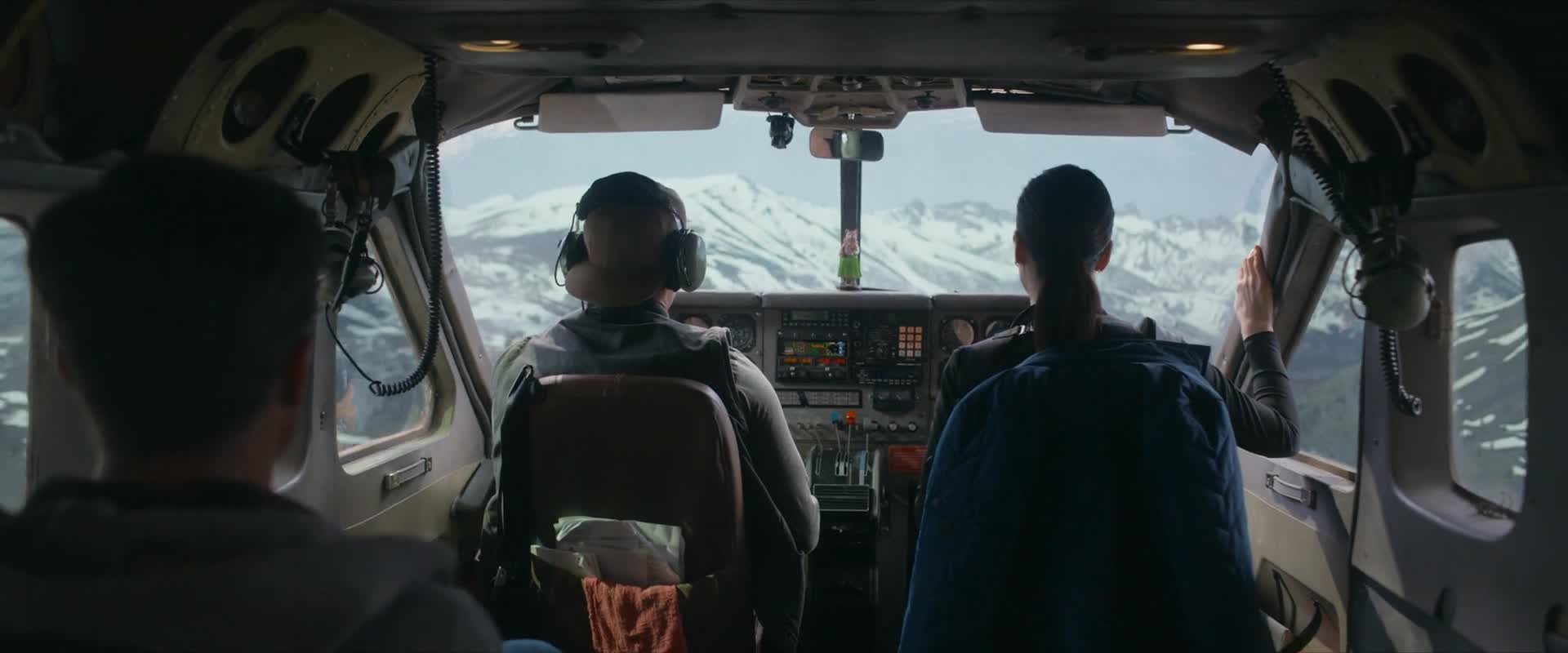 Flight Risk (2025) akční krimi thriller cztit v obraze mp4