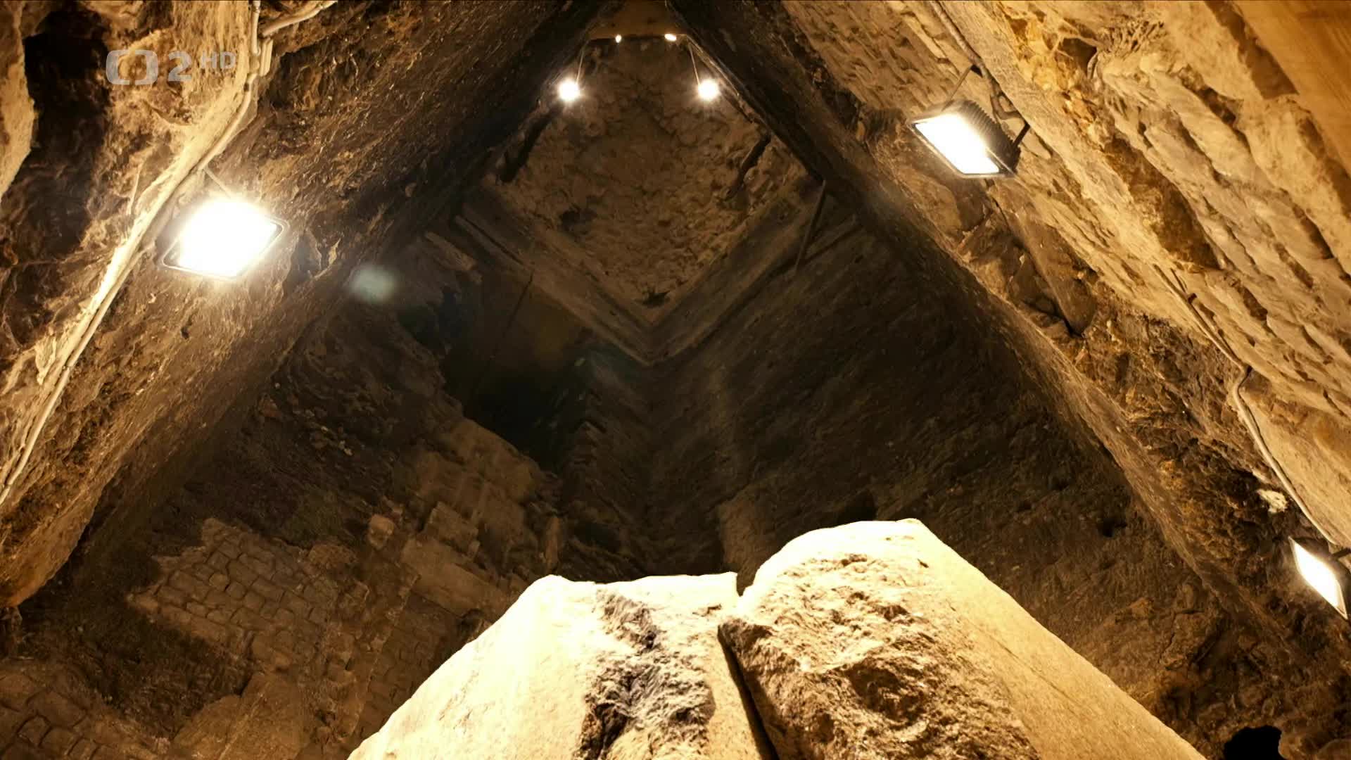 Ztracene poklady Egypta S03E07 Vykradaci pyramid [Pyramid Tomb Raiders] (cz en 1080p HEVC) ts