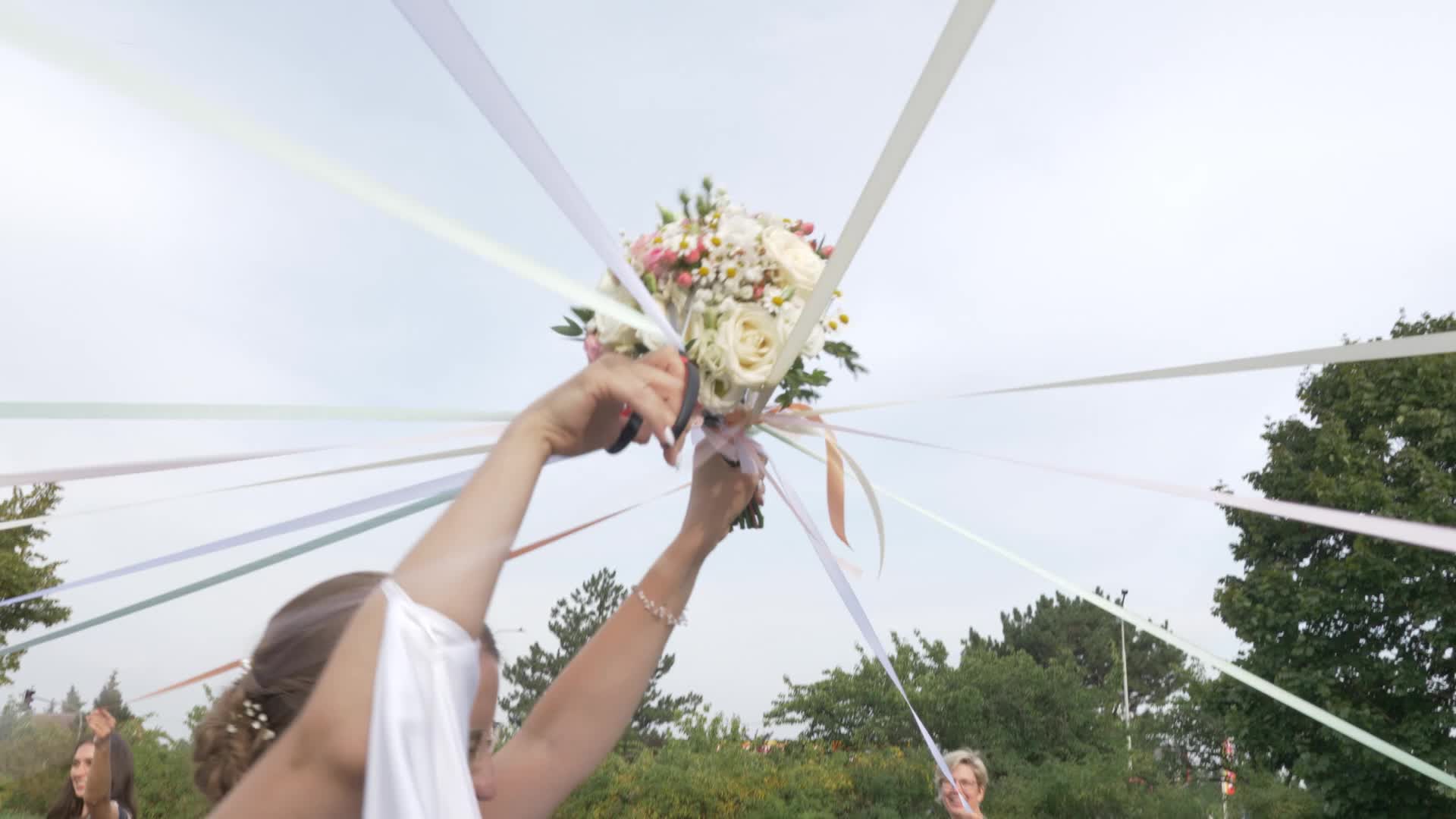 9 Hazení Kytice Strihani Stuhy mp4