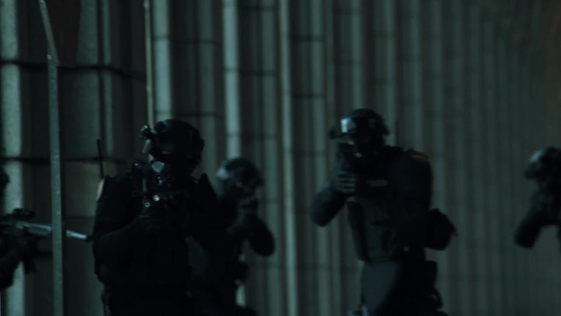 Papírový dům S03E05 Třesk, plesk, čau (2019) akční krimi thriller mysteriózní czdab mkv