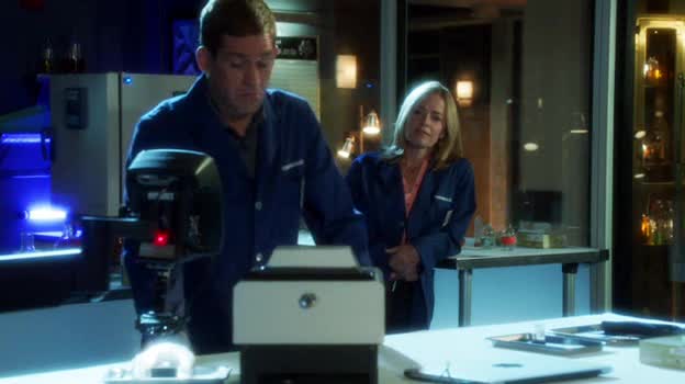 Kriminálka Las Vegas S15E07 18 2014 CZ dab 360p Cesta k nápravě avi