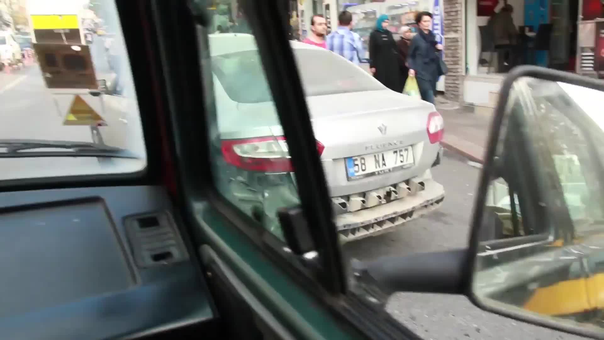 Busny S01E03 26 2017 CZ dab 1080p Kappadokie Údolí penisů, nejhlubší podzemní město na světě a nepopsatelná krása mp4