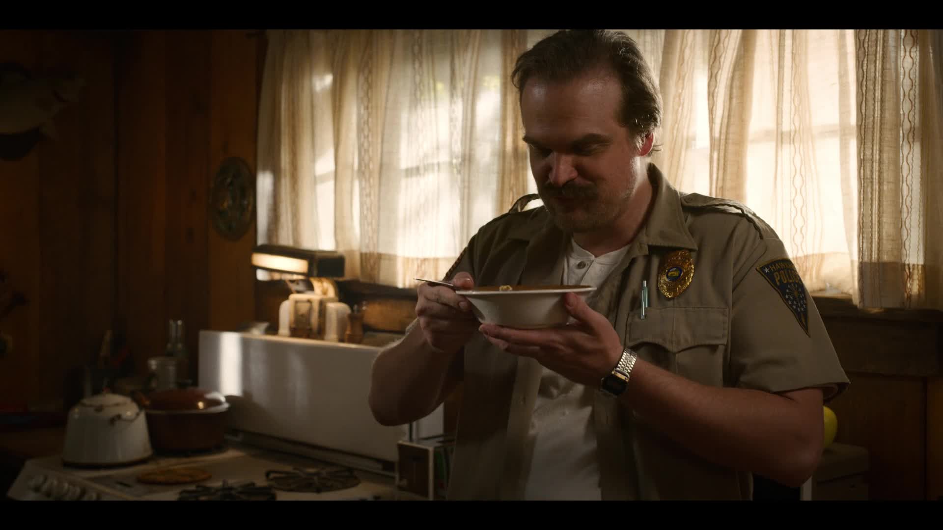 Stranger Things S03E02 08 2019 CZ dab Kapitola druhá Krysy z obchoďáku mkv