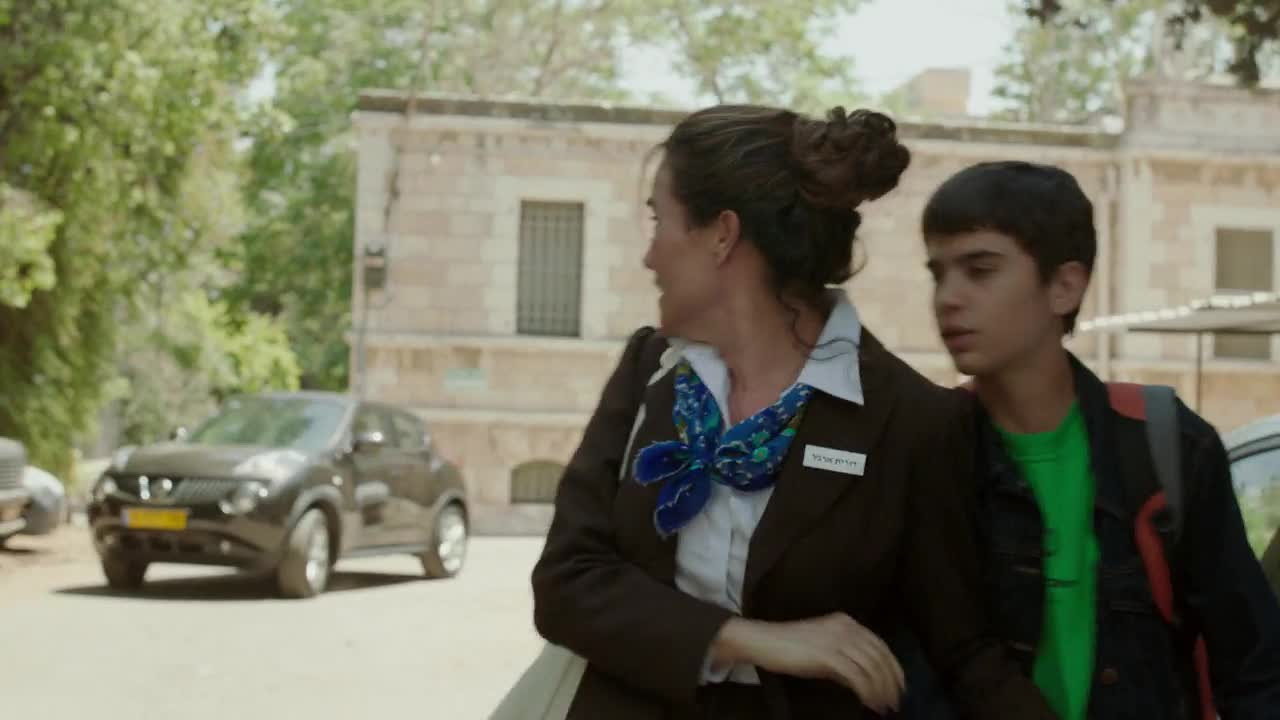 Hunting Elephants 2013 [ENG720p] mp4