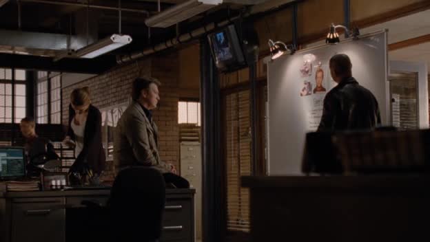 Castle na zabiti S04E08 Hotel plný vzpomínek avi