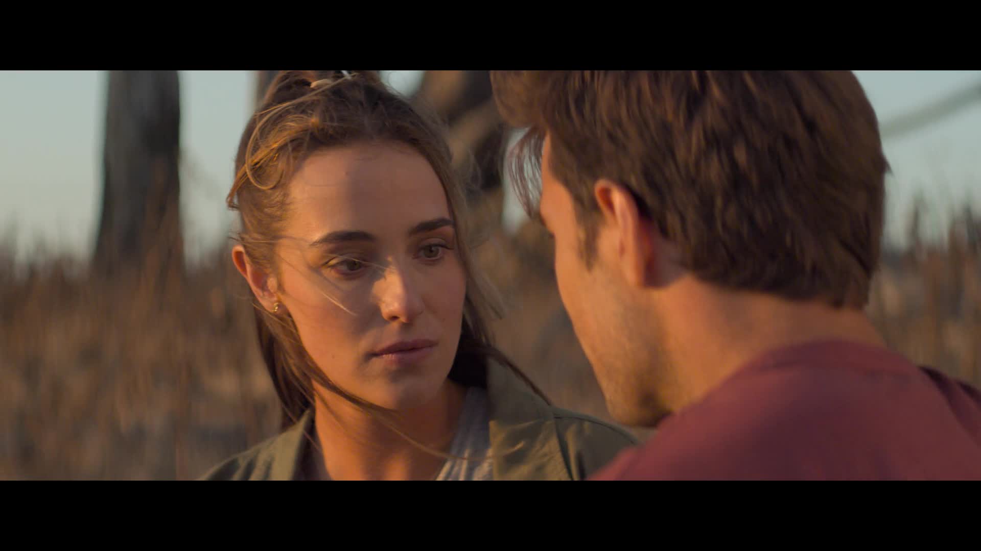 Kalifornské Vánoce A California Christmas 2020 WEBRip CZ EN 5 1 1080p sestřih romantických scén Josh a Lauren Swickard.mkv