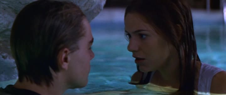 Romeo a Julie 1996 DVDRip XviD CZ sestřih Romeo a Julie se zamilují (Leonardo DiCaprio a Claire Danes).avi