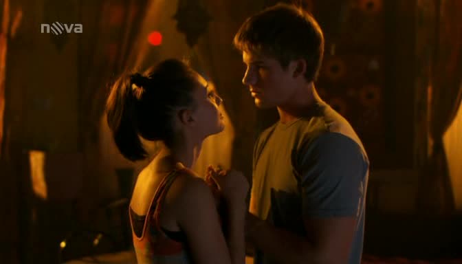 Ledové ostří 3 (2008) sestřih Zack (Matt Lanter) a Alejadra (Francia Raisa).avi