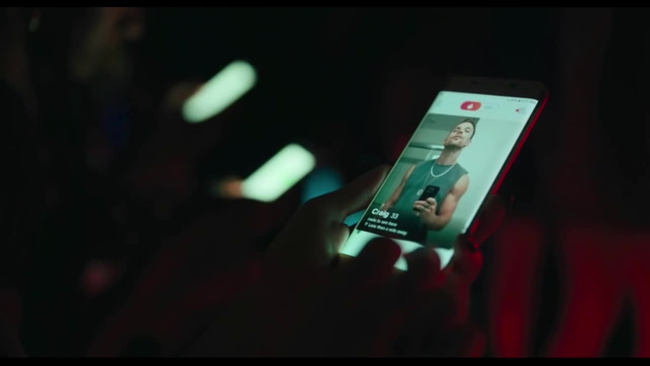 Zákon vesmíru (Olivia Cooke, Bill Skarsgård, Ed Skrein 2021 Komedie Krimi Drama Bdrip 1080p ) Cz dabing mp4