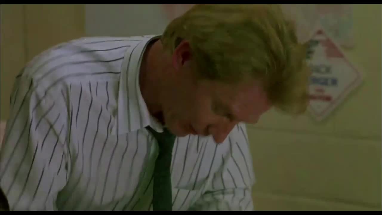 Muži při práci (Charlie Sheen, Emilio Estevez, Leslie Hope 1990 Komedie Akční Krimi Thriller Bdrip 1080p ) Cz+Sk dabing mp4