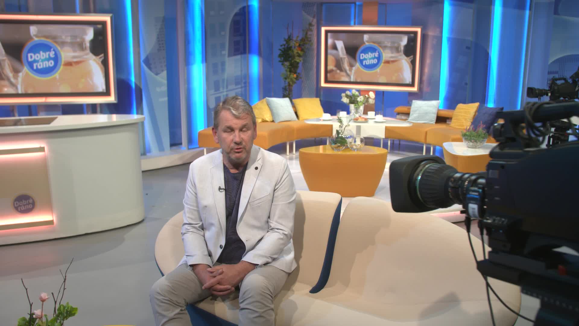 Na co koukáš S01E03 11 2024 CZ dab 1080p Uhlazený Aleš Zbořil z AZ kvízu miluje neuhlazený fantasmagorický seriál, o kterém jste neslyšeli mp4