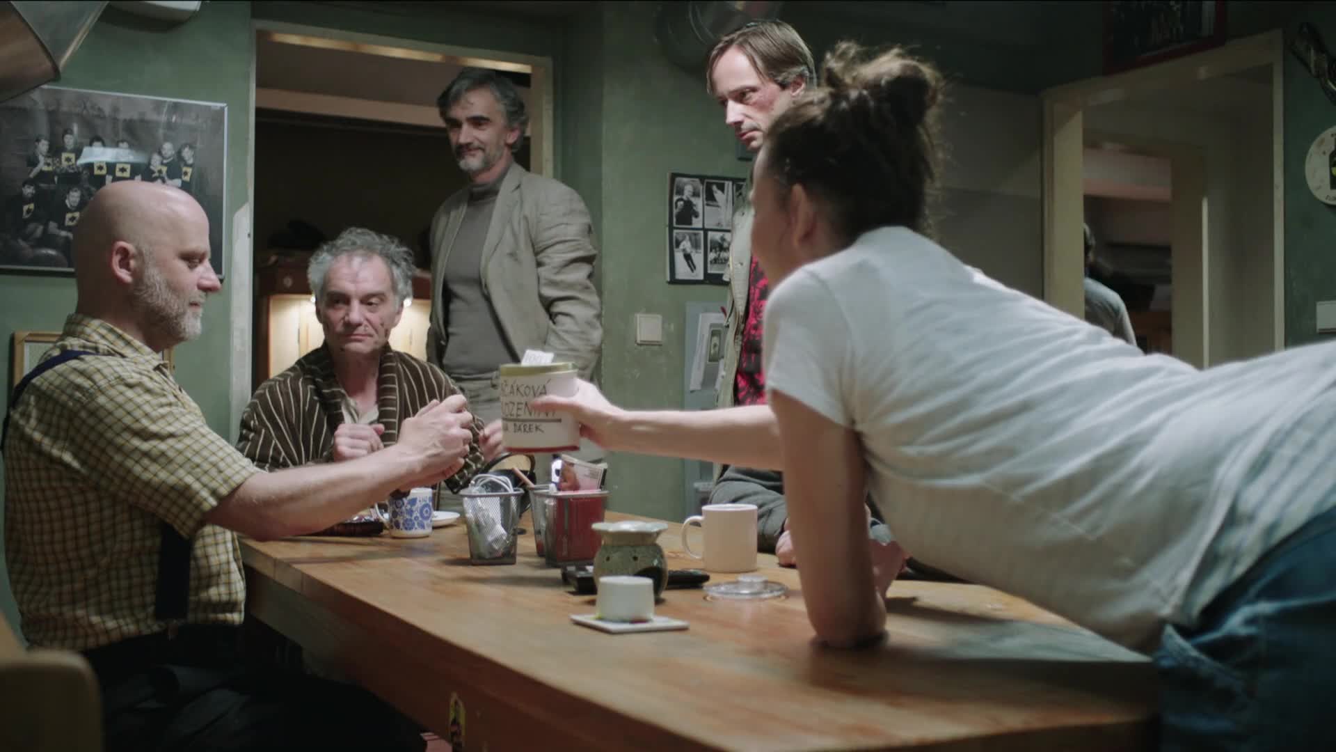 Zkáza Dejvického divadla S01E05 06 2019 CZ dab 1080p Smrad mkv