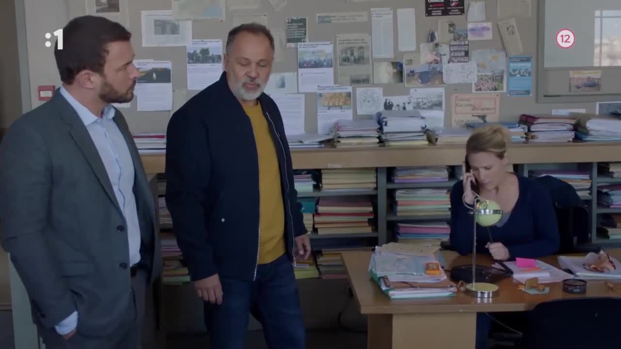 Policajtka Barbie Candice Renoirová S09E04 Kto seje vietor žne búrku SK mp4