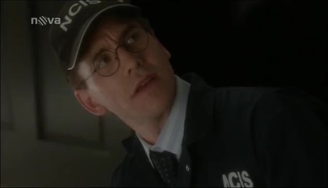 Námořní vyšetřovací služba S11E10 Ďábelská trojice mp4