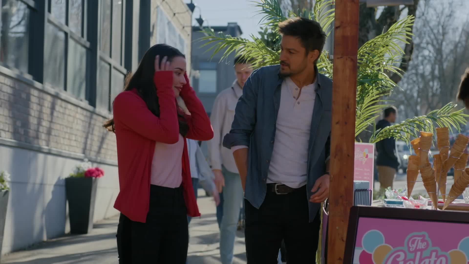 Její portrét A Picture of Her WEB DL CZ EN 2023 1080p Jake (Tyler Hynes) Beth (Rhiannon Fish) romantické scény.mkv