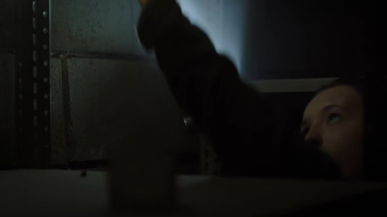 The Last Of Us S01E03 Cz Webrip 720P H265 Hevc C4U mp4