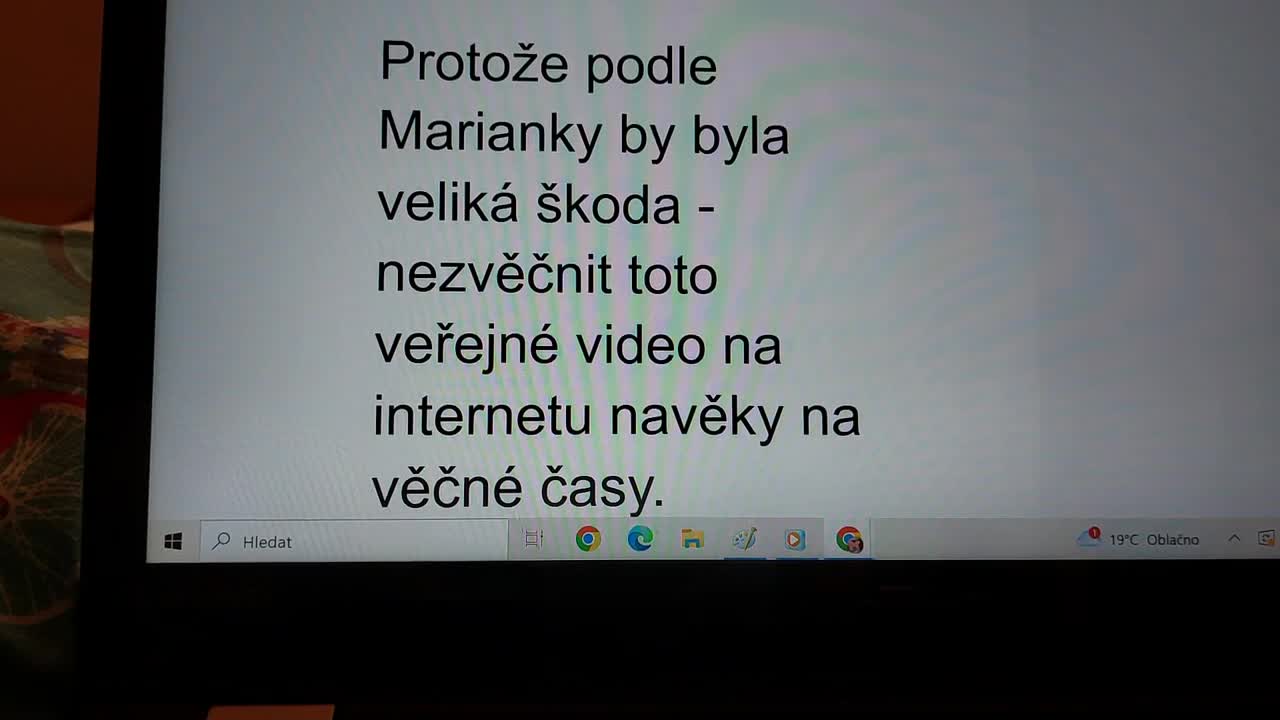 16 6 2025 princezna Marianka Mimapinková mluví s překladačem 10 mp4