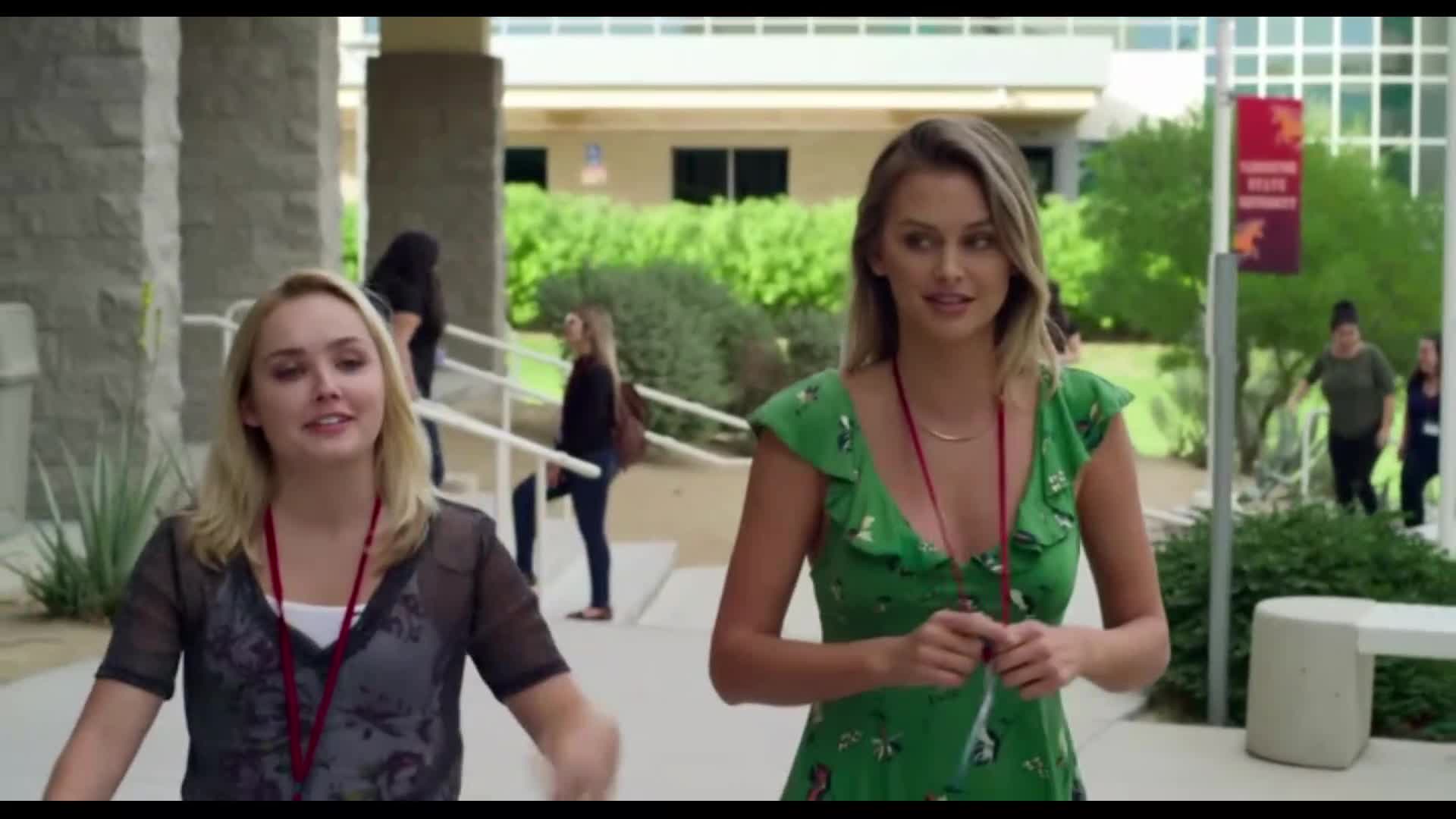 Vraždy v domě panenek (Colin Egglesfield,Lala Kent,Dylan Sprayberry 2018 Thriller Horor Bdrip 1080p ) Cz dabing mkv
