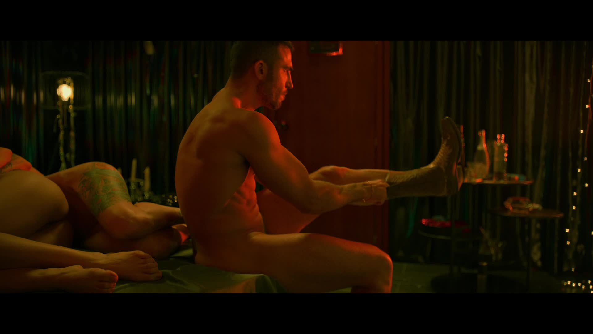 Holky z červeného gauče S02E04 Tu noc jsme byly mrtvé (2021) akční dobrodružný krimi thriller cztit mkv