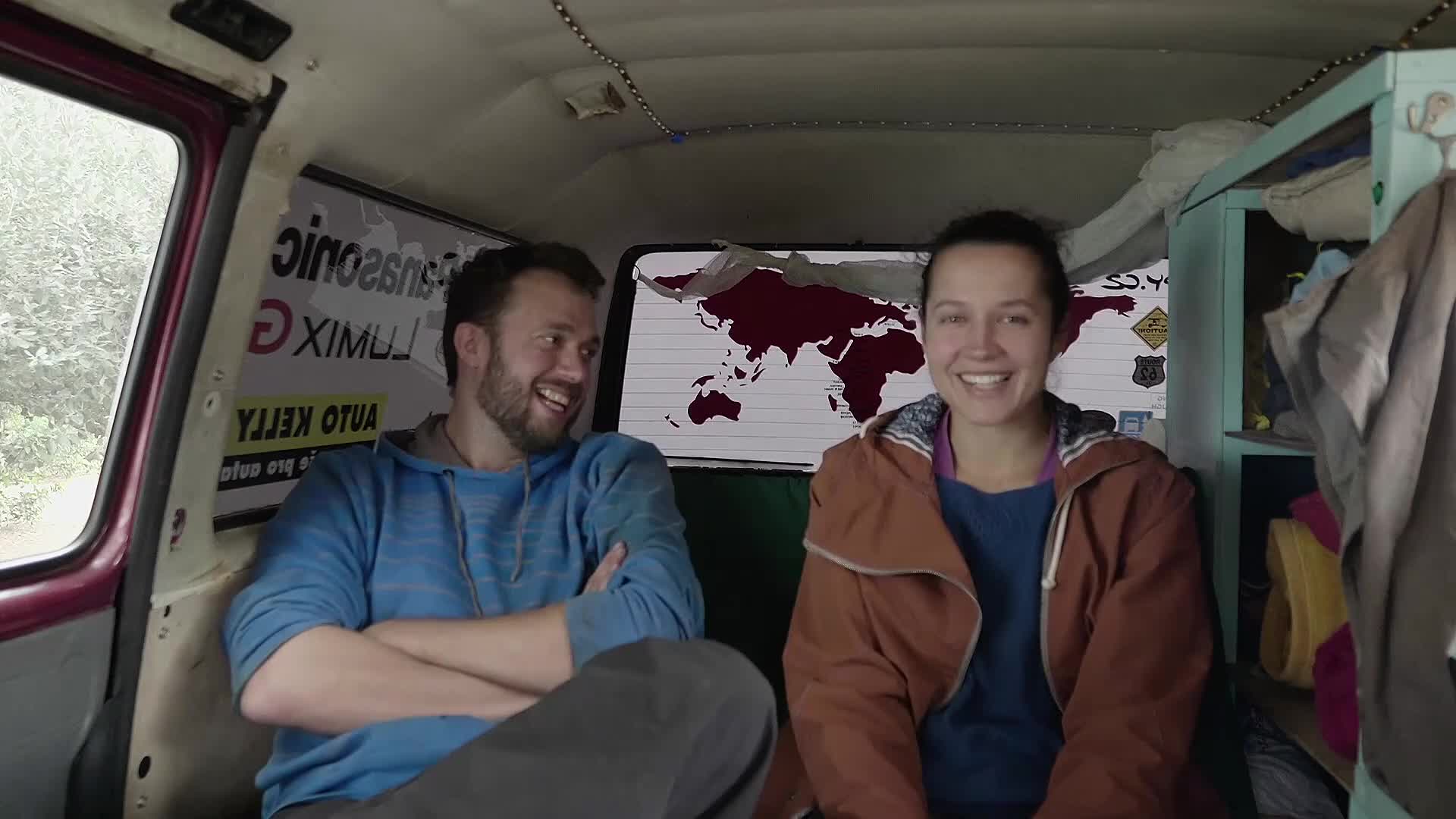 Busny Bonusy S01E25 28 2017 CZ dab 1080p Exkluzivní rychlokurs afrikánštiny přímo od Busen mp4