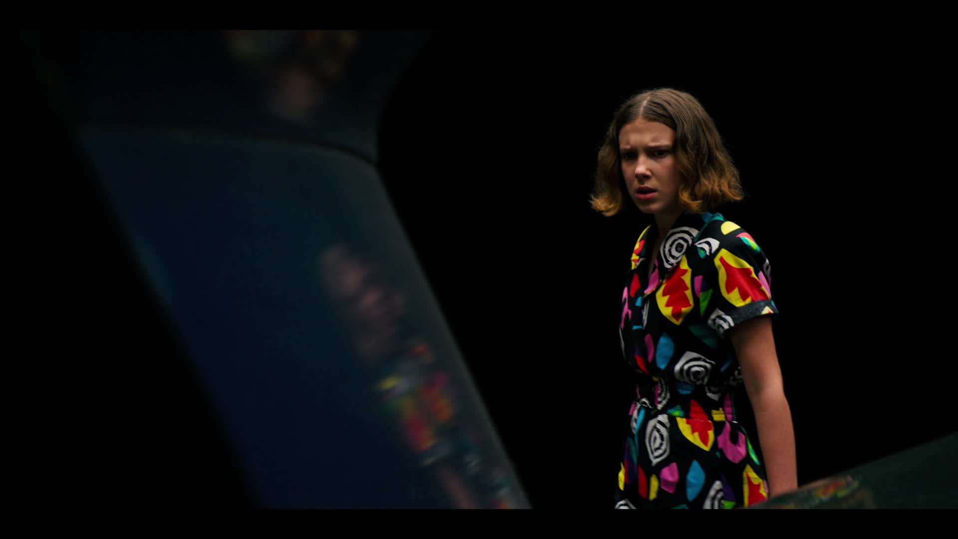 Stranger Things S03E03 08 2019 CZ dab Kapitola třetí Případ zmizelé plavčice mkv