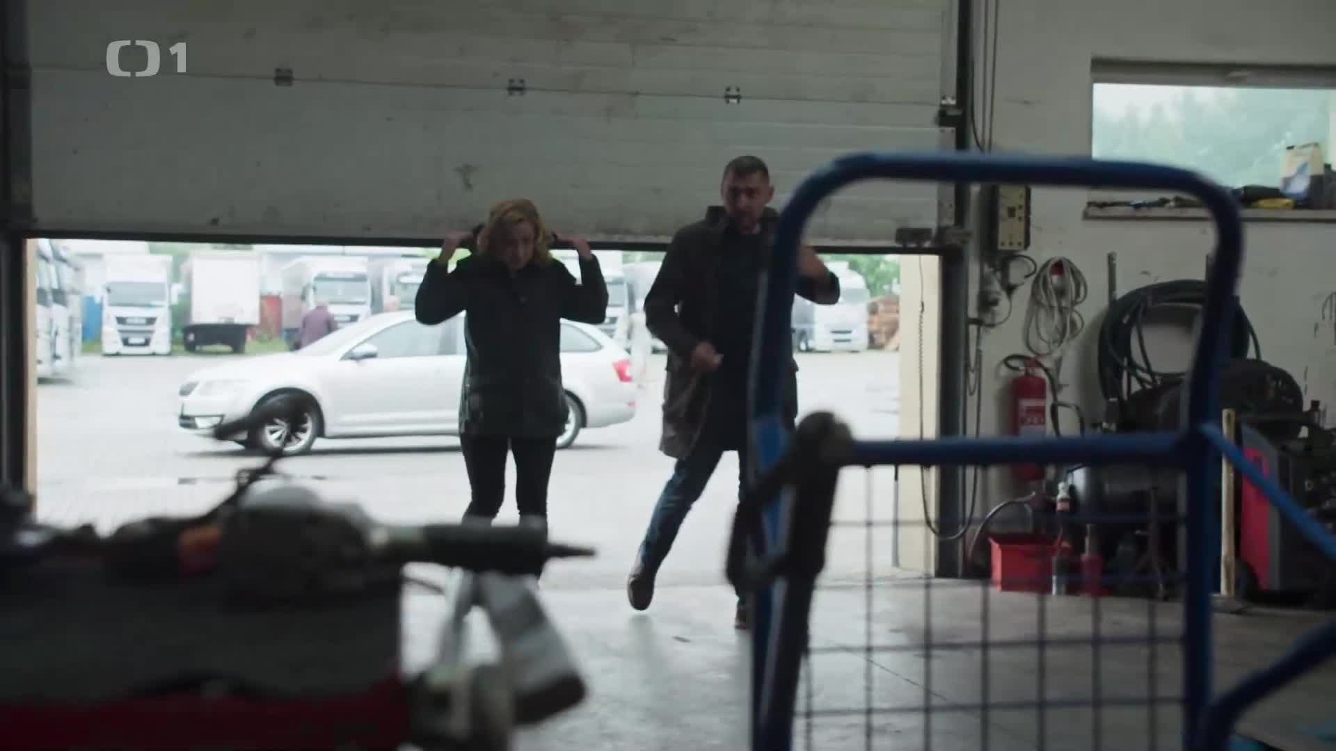 Stíny v mlze S01E06 Hardcore mkv