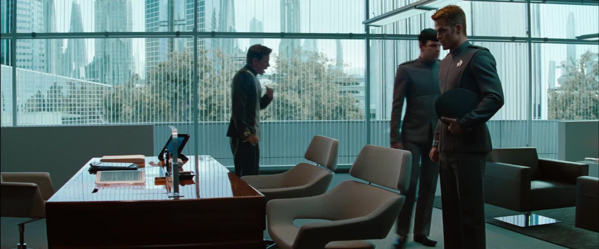 12 Star Trek Do temnoty 2013 (Český dabing) mkv