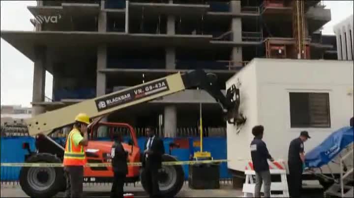 Smrtonosná zbraň S02E17 Divnej pár mp4