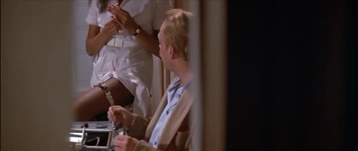 James Bond 13 Nikdy neříkej nikdy (Thunderball remake) (1983) avi