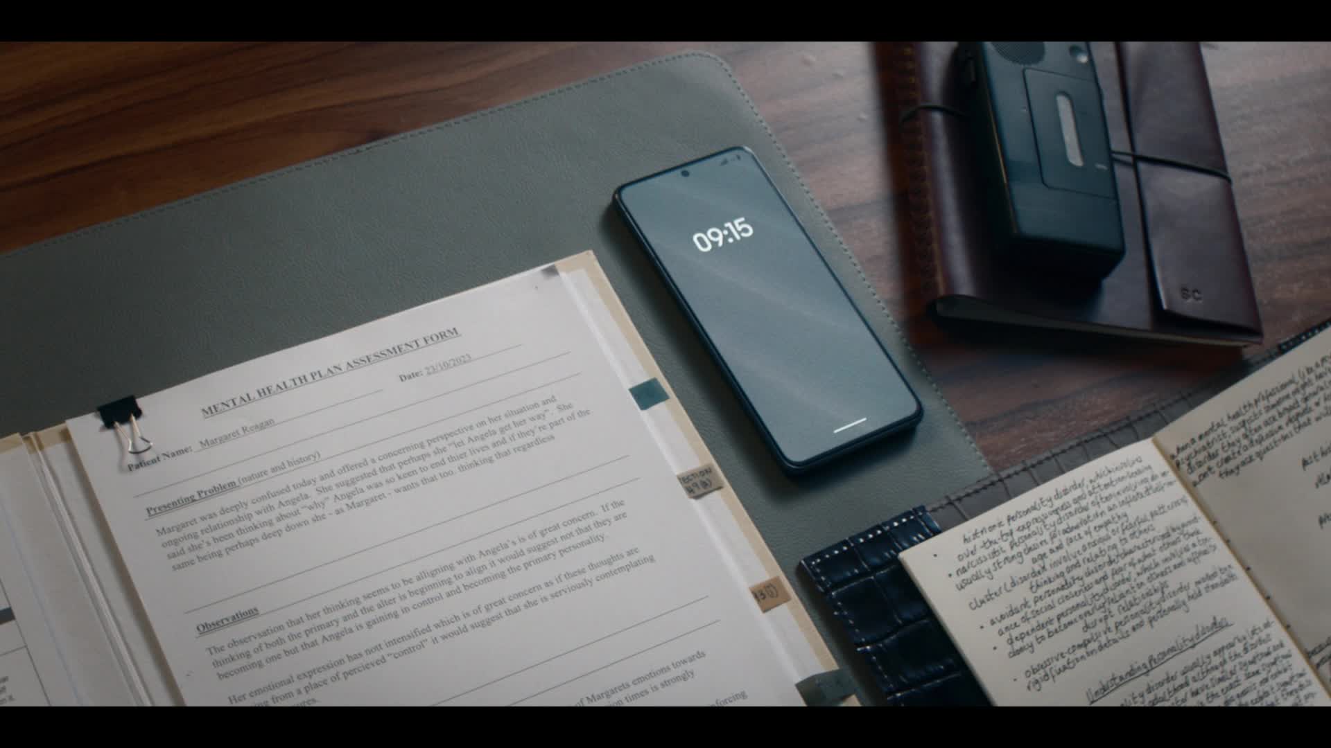 Vraní dívka S01E04 06 2025 CZ dab 1080p Špína, kterou nedokáže pohřbít mkv