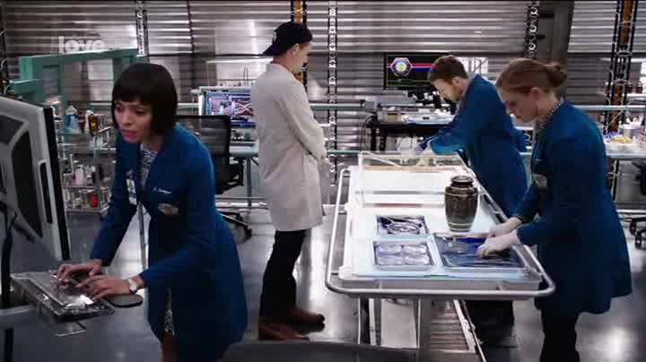 Sběratelé kostí 09x19 Neznámý v urně avi