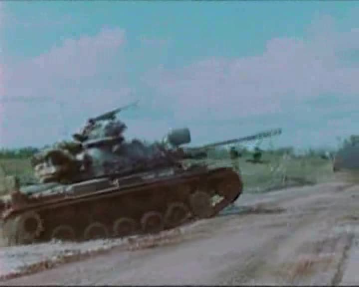 Války a zbraně 46 Pozemní válka ve Vietnamu avi