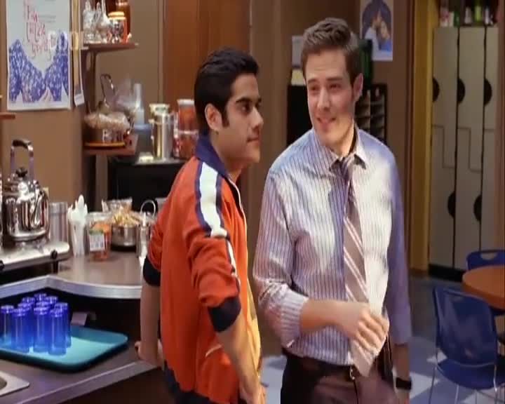 Halo tady Indie 99x99 Todd (Ben Rappaport) a Asha (Rebecca Hazlewood).mp4