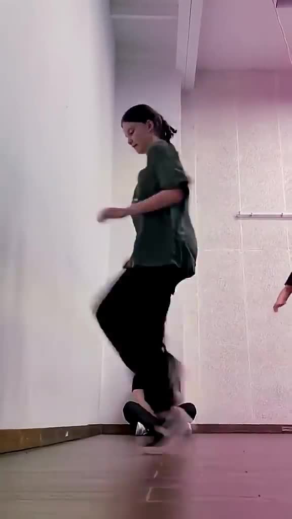 289 Best Shuffle Girl Dance Music Video 2025 On A Viral Tiktok Song❤️ mp4