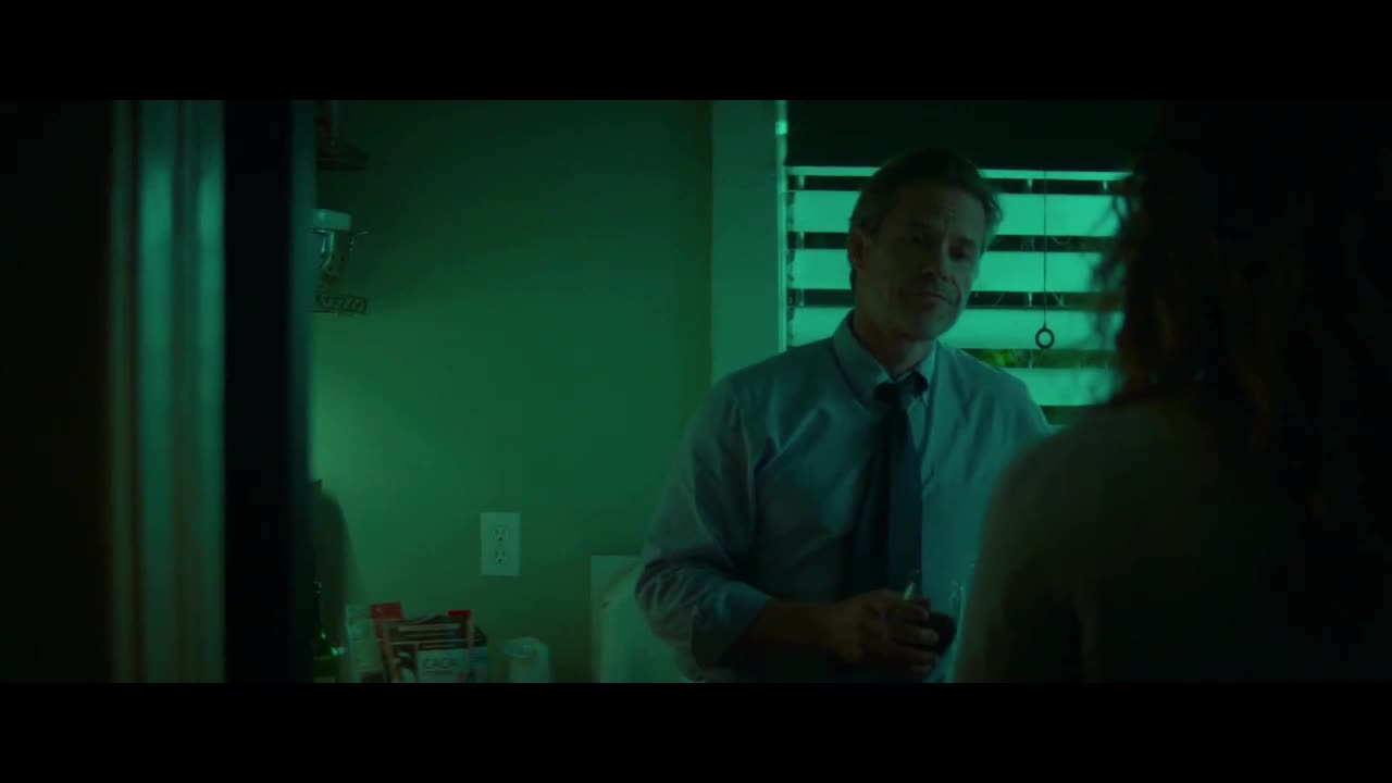 Podezřelý (Guy Pearce, Pierce Brosnan, Minnie Driver 2018 Thriller Bdrip 1080p ) Cz+Sk dabing+titulky mp4