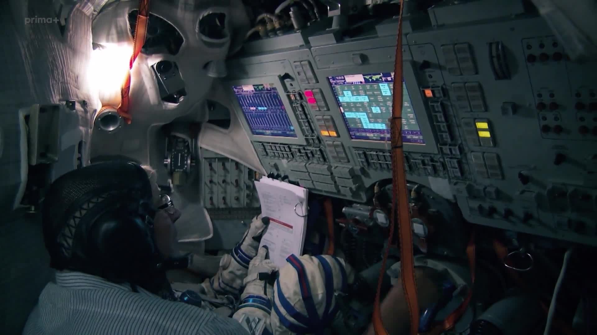 Hranice neznama S02E01 Astronauti (cz en 1080p WEBRip) mkv