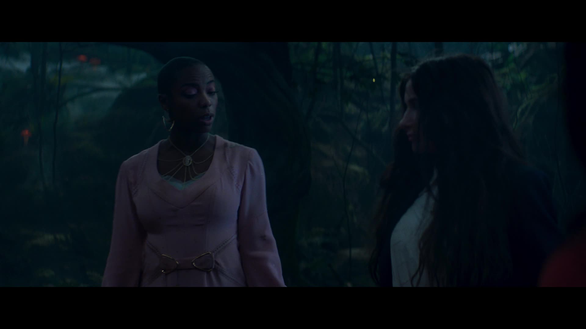 Agatha Za vším schovaná S01E04 09 2024 CZ dab S písní přijdu vždy dodat ti sílu mkv