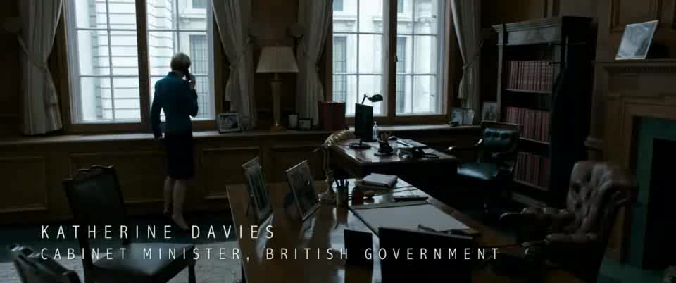 Nebezpečný cizinec (Jackie Chan,Pierce Brosnan,Rory Fleck Byrne 2017 Akční Krimi Drama Mysteriózní Thriller Bdrip 1080p ) Cz dabing avi