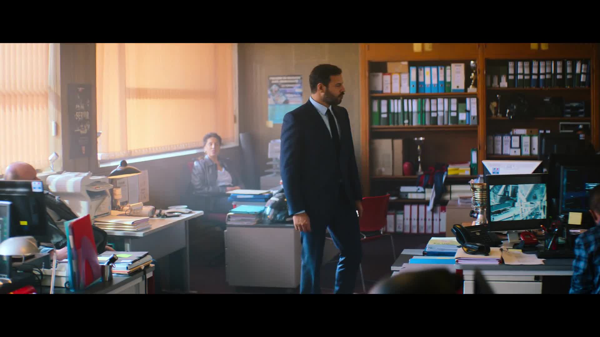 Zase nepoužitelní (Omar Sy, Laurent Lafitte, Izïa Higelin 2022 Akční Krimi Komedie Drama Bdrip 1080p ) Cz dabing mkv